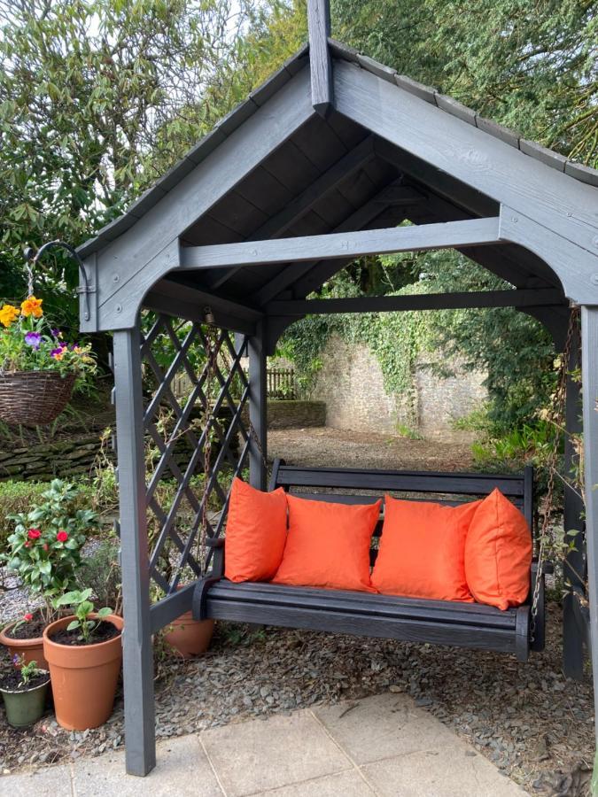 Hollyhocks Holiday Home- 2 Bedroomed Ground Floor Apartment Sleeps 5 Ivybridge Exterior photo